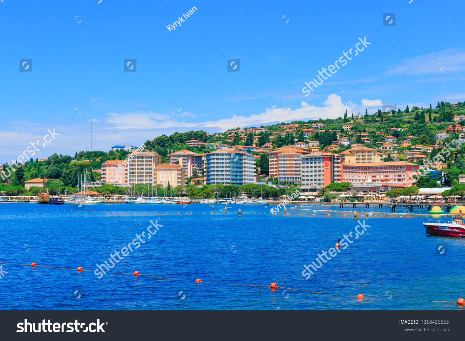 https://www.shutterstock.com/cs/image-photo/portoroz-slovenia-jul-6-2018-view-1368436655